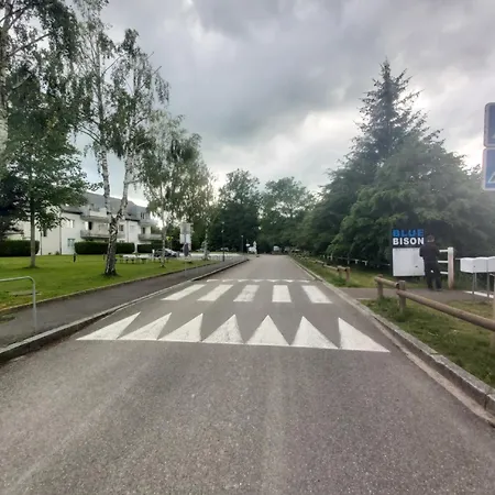 Chez Swan Et Yuliya Apartment